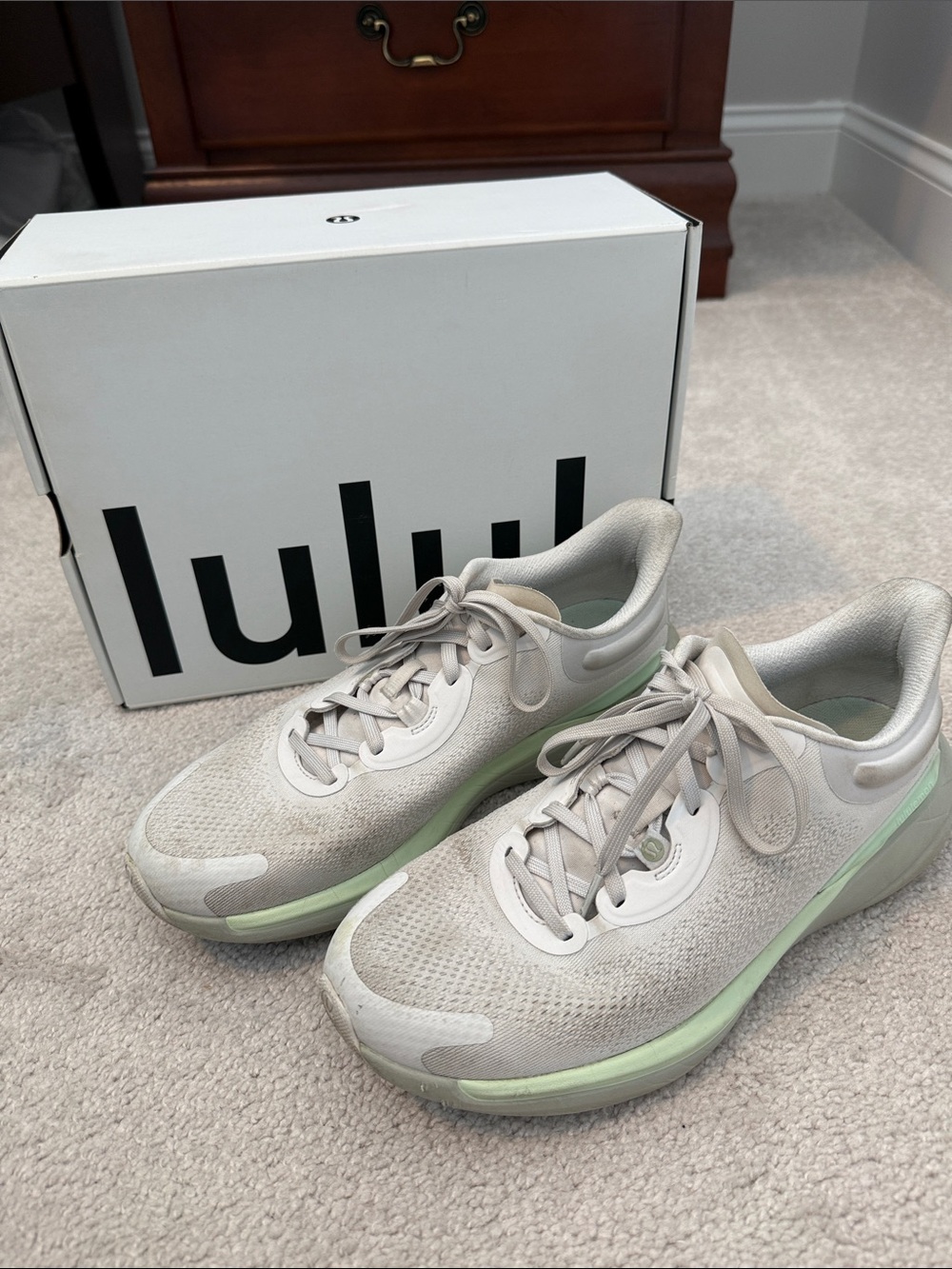 Lululemon 10 light gray Chargefeel sneakers 👟